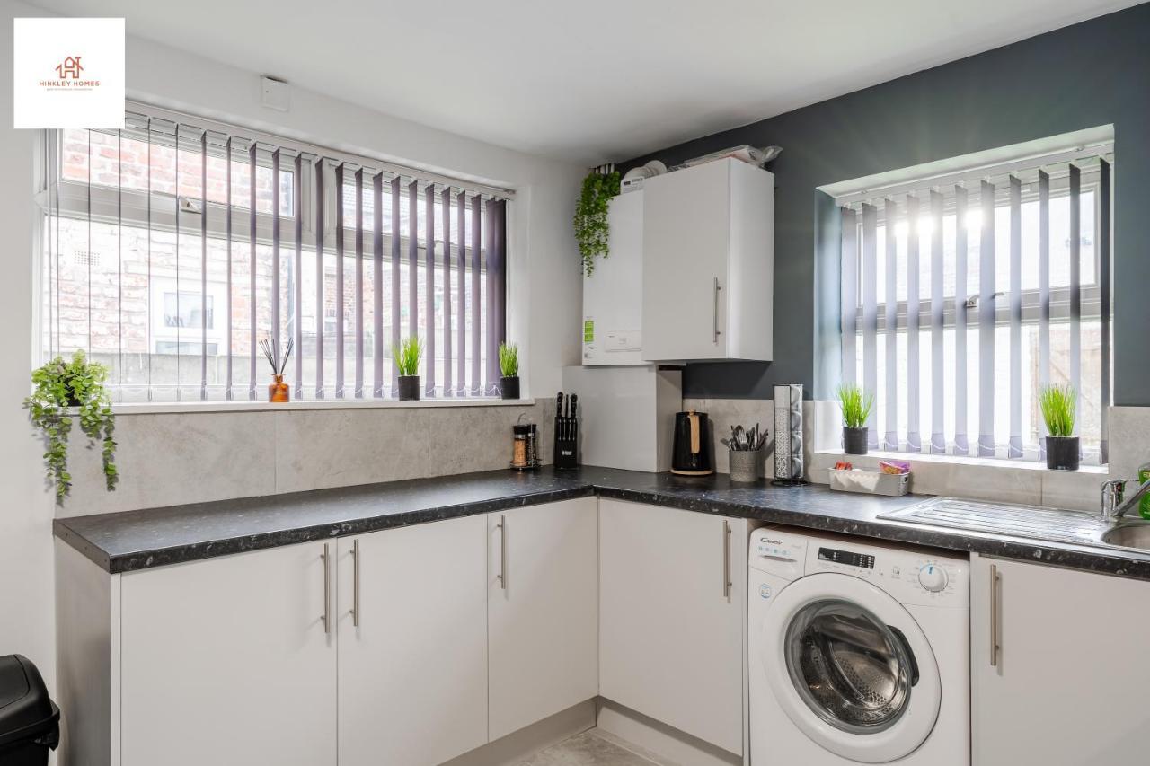 Immaculate 4 Bed In Liverpool By Hinkley Homes Short Lets & Serviced Accommodation Luaran gambar